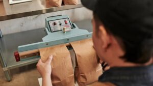 راهنمای خرید و تعویض المنت دستگاه پرس پلاستیک
