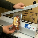 مزایای استفاده از دستگاه دوخت پلاستیک برای کشاورزان تولیدکننده میوه خشک